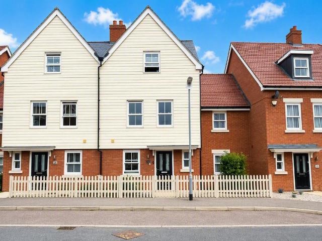Walker Mead, Biggleswade SG18, 4 bed property to rent, £2,000 pcm | PrimeLocation