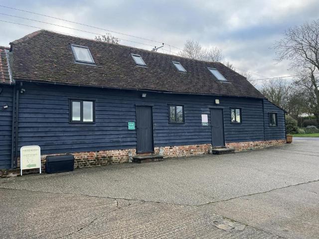 Walkers Farm, Dunmow 1 bed flat to rent £695 pcm £160 pw