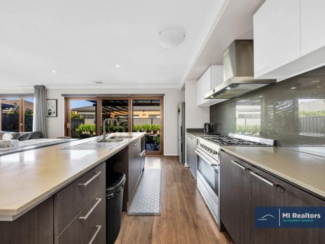 Walking Distance to Allura Village Experience the Ultimate Allura Lifestyle!