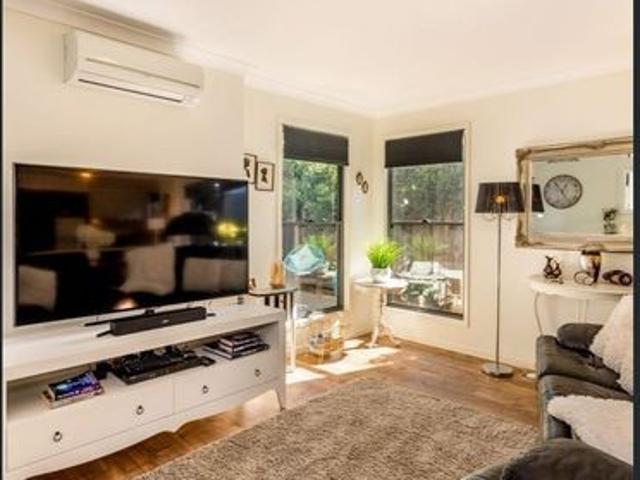 WALKING DISTANCE TO BEACH FRONT