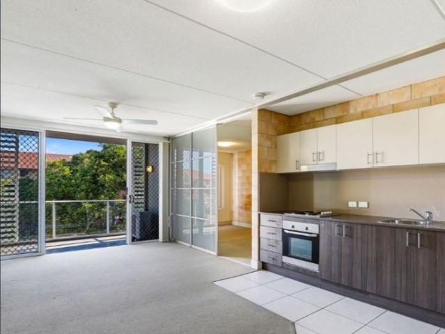 WALKING DISTANCE TO BROADWATER PARKLANDS