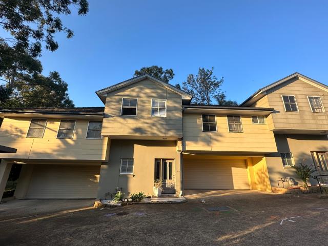 Walking distance to Castle Tower townhouse for rent