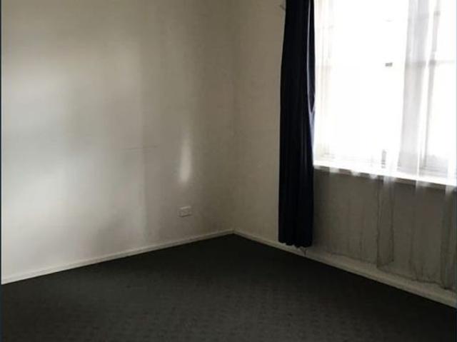 Walking distance to CBD