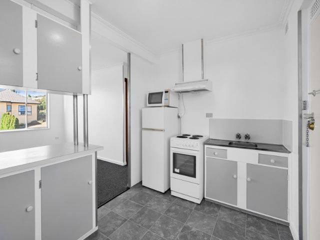 Walking Distance to CBD!