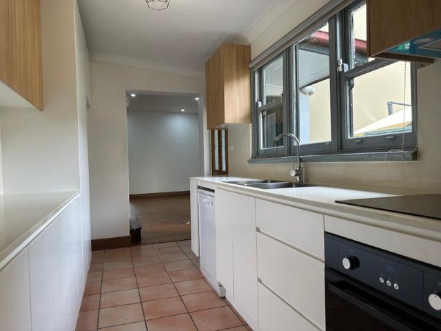 Walking Distance to Erskineville Train Station