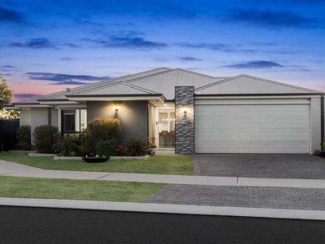 Walking distance to Harrisdale Primary & Harrisdale Senior