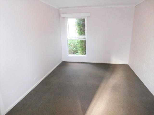 WALKING DISTANCE TO HEALTH PRECINCT & CBD