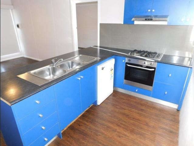 WALKING DISTANCE TO HEALTH PRECINCT & CBD