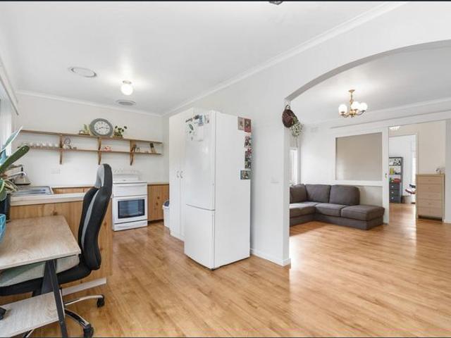 Walking Distance to Lakewood Shops