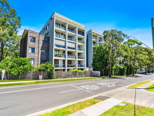 Walking distance to Leumeah Train Station