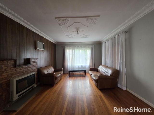 Walking distance to St Albans Train Station