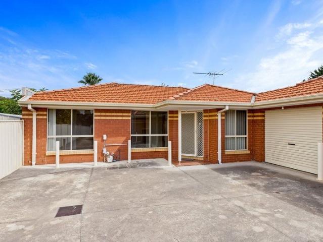Walking Distance to St Albans Station, Schools & Shopping Centre!