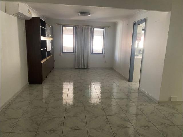 Walking Distance to Stocklands shopping centre
