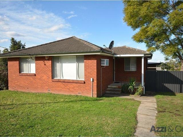 WALKING DISTANCE TO SCHOOLS!
