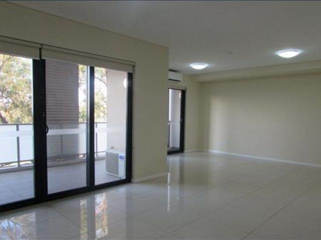 WALKING DISTANCE TO SCHOOLS, SHOPS AND RESTAURANTS