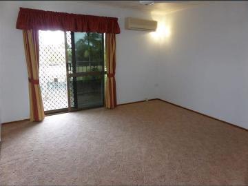 WALKING DISTANCE TO THE BEACH!