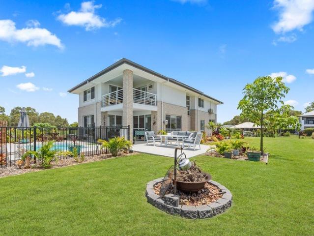Walking distance to the Beach!