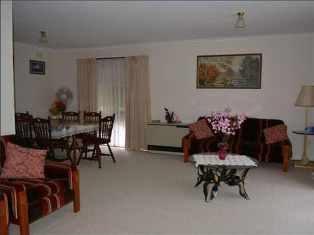 WALKING DISTANCE TO THE BEACH