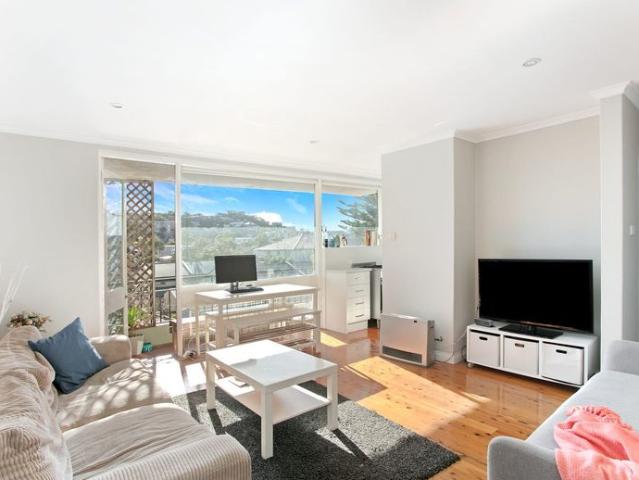 Walking Distance to The Beach!