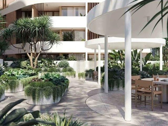 Walking distance to the beach and Restaurants