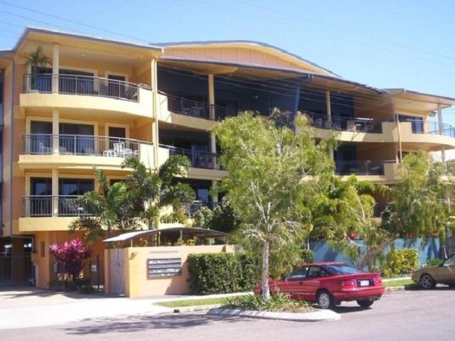 Walking Distance to The Strand | Endless Sea Breezes