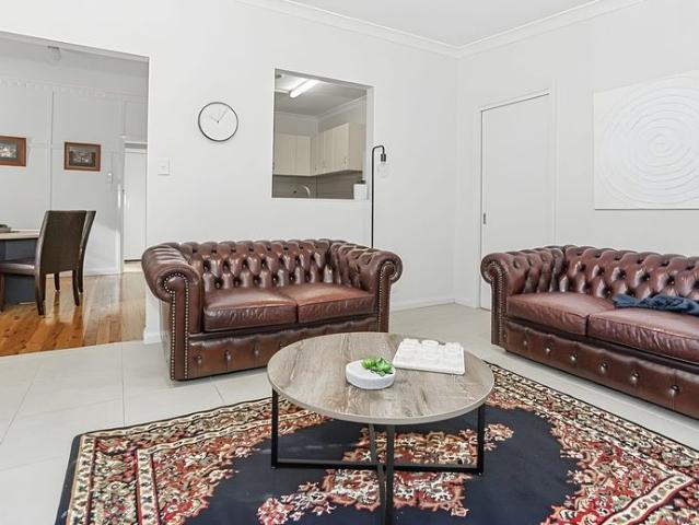 Walking Distance to Town Fully Furnished