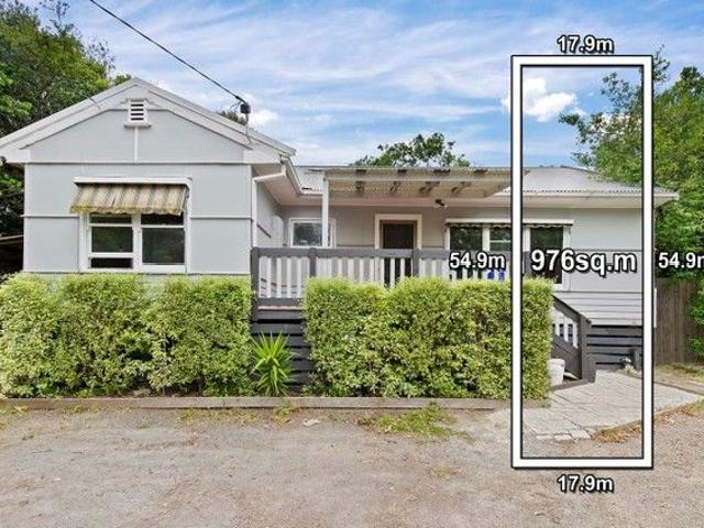Walking to everything on 976 sqm approx. Within GRZ4 catchment