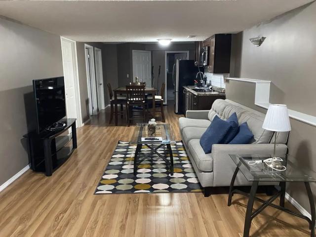 WALKOUT Legal 2 BR Basement, Ready Oct 1 Conventy Hills NE