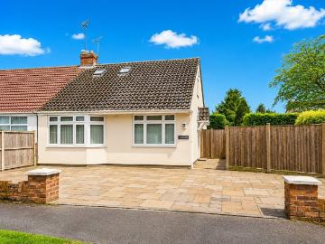 Wallcroft, Willaston, Neston CH64, 3 bed bungalow to rent, £1,400 pcm | PrimeLocation