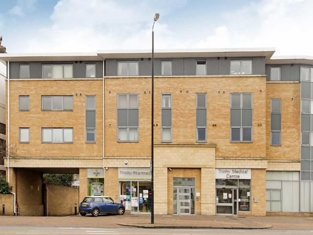 Wallace Court, 288 Balham High Road. 2 bed flat to rent £2,400 pcm £554 pw