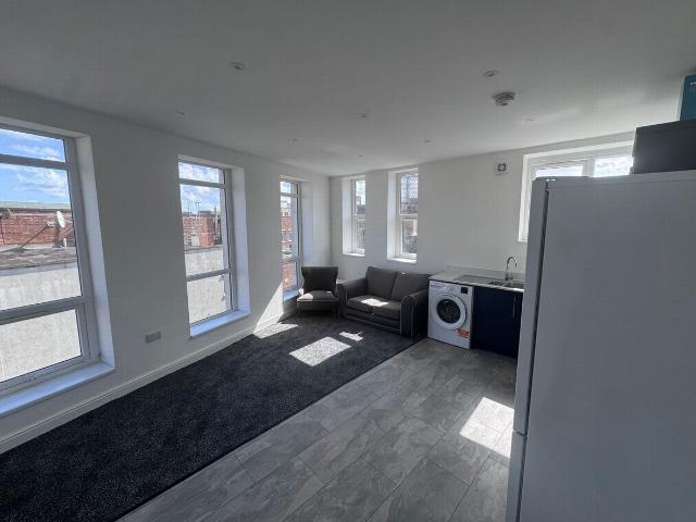 Wallasey Road, Wallasey CH45, 2 bed flat to rent, £850 pcm | PrimeLocation