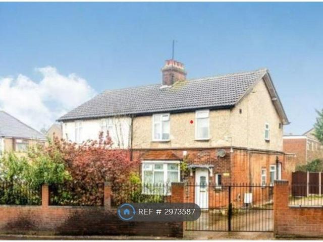 Waller Avenue, Luton LU4, 5 bed semi detached house to rent, £2,200 pcm | PrimeLocation