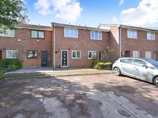 Waller Drive, Northwood, HA6 2 bed terraced house to rent £1,900 pcm £438 pw