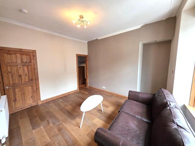 Wallfield Place, Rosemount, Aberdeen. 1 bed flat to rent £550 pcm £127 pw