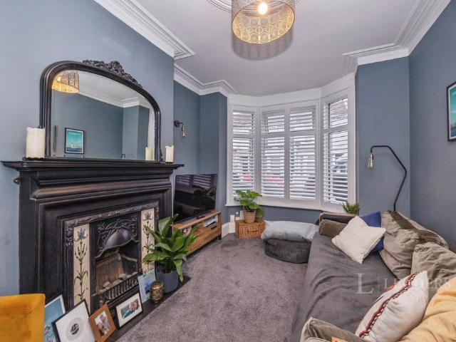 Wallington Road, Portsmouth. 3 bed terraced house to rent £1,700 pcm £392 pw