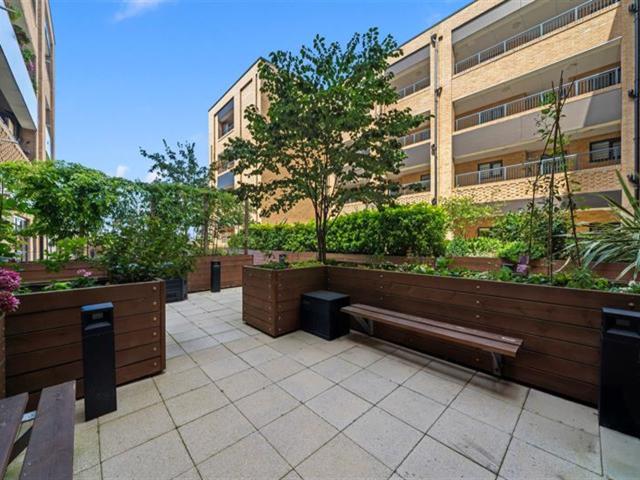 Wallington, Surrey 2 bedroom retirement property to let
