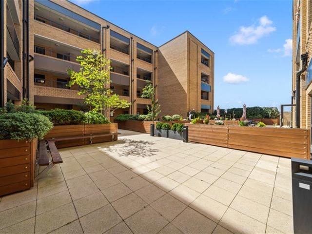 Wallington, Surrey 2 bedroom retirement property to let