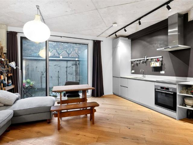 Wallis Road, London, E9 Studio to rent £2,000 pcm £462 pw