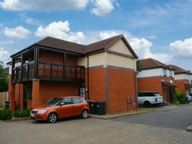 Wallmead Gardens, Milton Keynes MK5, 1 bed end terrace house to rent, £1,150 pcm | PrimeLocation