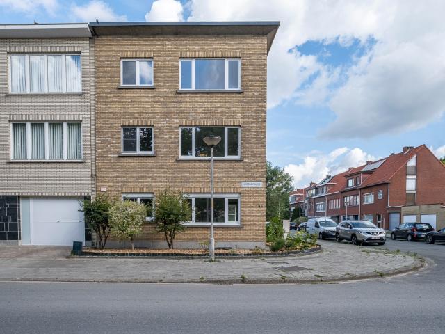 WALLS Vastgoedmakelaars | Gerenoveerd app. 8629622