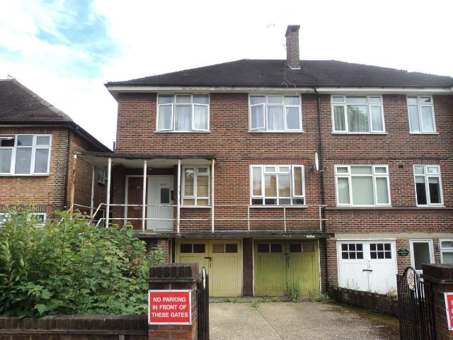 Walm Lane, Willesden Green, London NW2, 4 bed flat to rent, £2,895 pcm | PrimeLocation