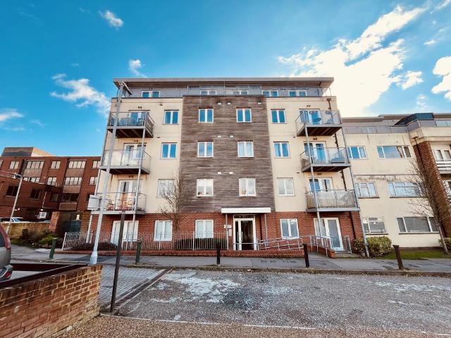 Walman House, Billericay 2 bed apartment to rent £1,450 pcm £335 pw