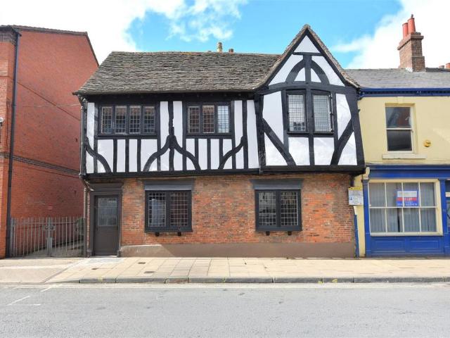 Walmgate, York 3 bed end of terrace house to rent £1,995 pcm £460 pw