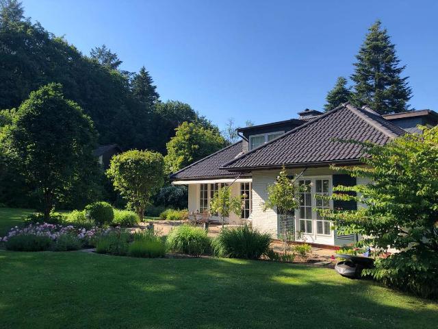 Walmdachbungalow mit viel Charme in attraktiver, ruhiger Lage