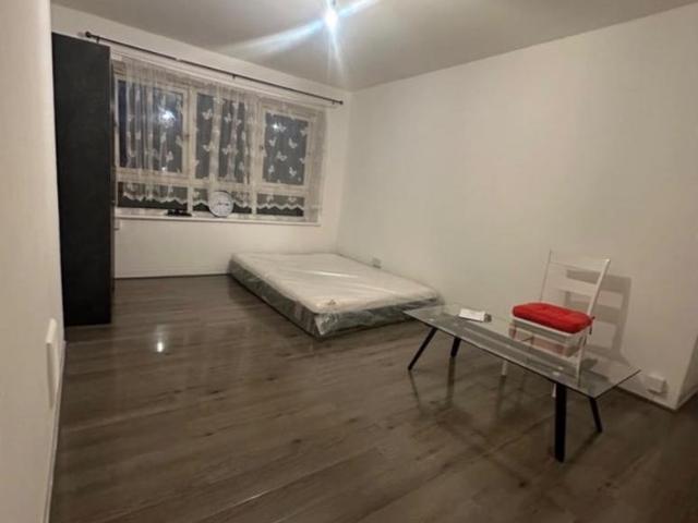 Walmer Terrace, London SE18 1 bed in a house share to rent £950 pcm £219 pw