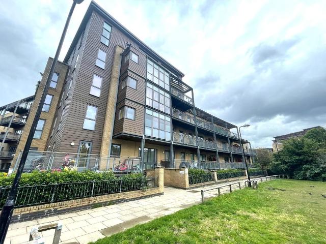 Walnut Court, Clapton E5, 2 bed flat to rent, £2,250 pcm | PrimeLocation