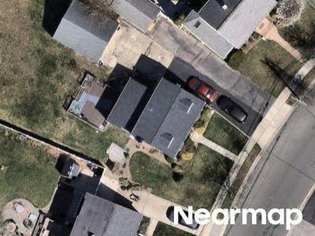 Walnut Ave E