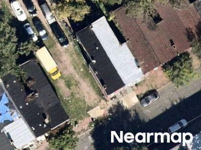 Walnut Ave