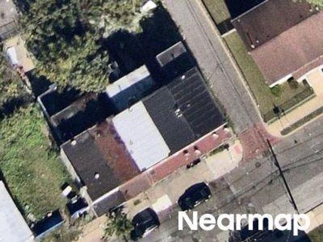 Walnut Ave