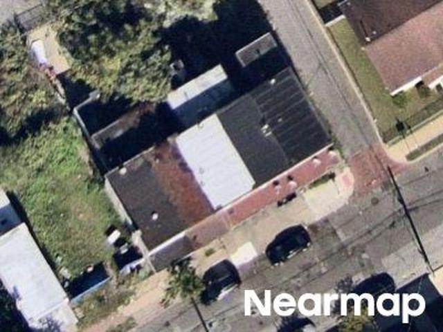Walnut Ave